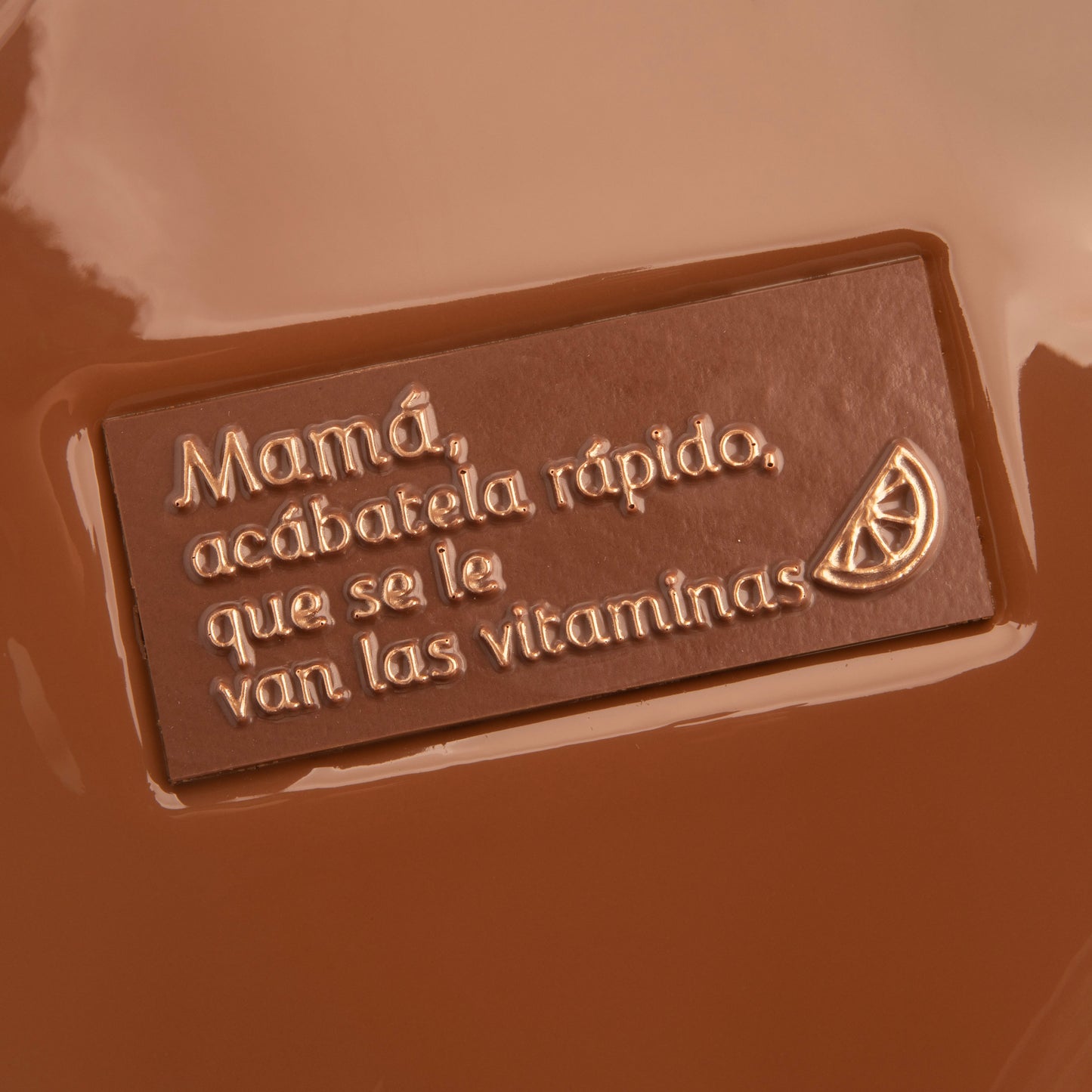 Mamá, acábatela rápido que se le van las vitaminas